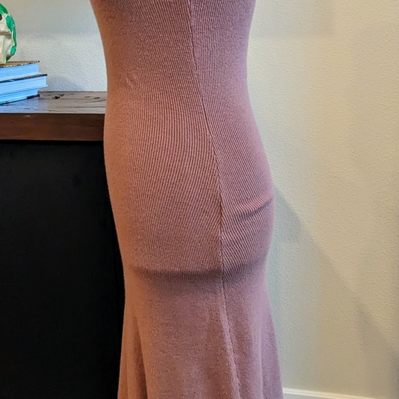 Turtleneck tank midi dress - Picture 2 of 5